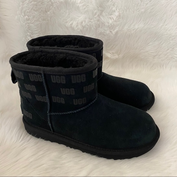 UGG Classic Mini UGG Print Boots Kid’s 6 (Fits Women’s 8) New without Box - Picture 2 of 7